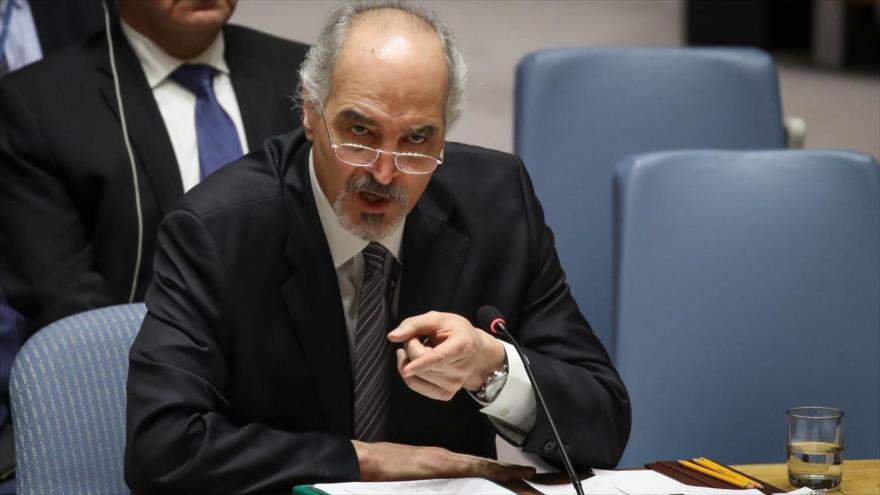 El embajador sirio ante la ONU, Bashar al-Yafari, durante una reunión del Consejo de Seguridad de Naciones Unidas, 17 de abril de 2018. (Foto: AFP)