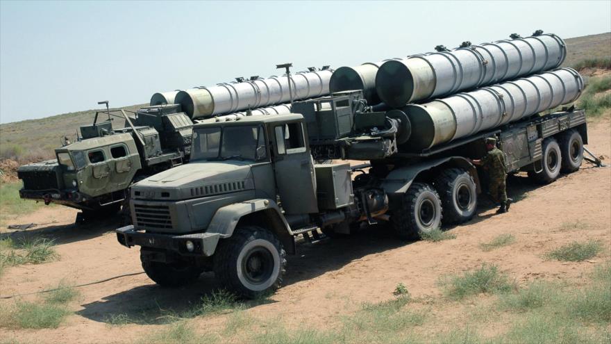 Sistemas de defensa antiaérea S-300, de fabricación rusa.