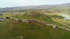Irán: 1- Las lagunas gemelas de Abdanan y el castillo Poshtghale en Ilam 2- El complejo turístico de Abbas Abad 3- La arquitectura verde 4- La ciudad subterránea de Tahyaq