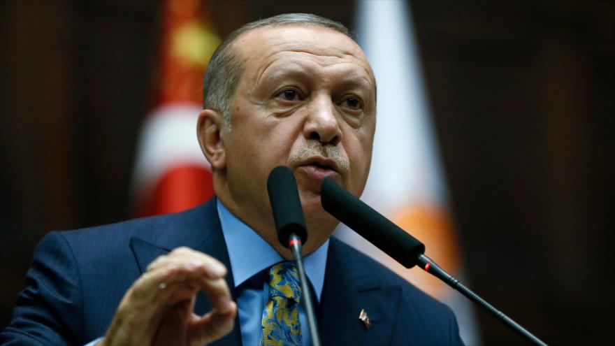 El presidente turco, Recep Tayyip Erdogan, ofrece un discurso ante los miembros de su partido AKP, en Ankara, 23 de octubre de 2018. (Foto: AFP)