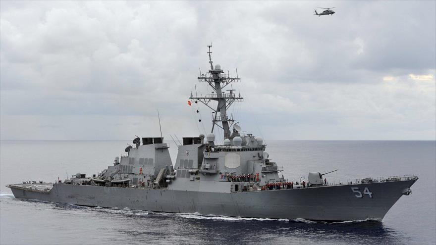 El destructor de misiles guiados USS Curtis Wilbur, de la Marina de EE.UU.
