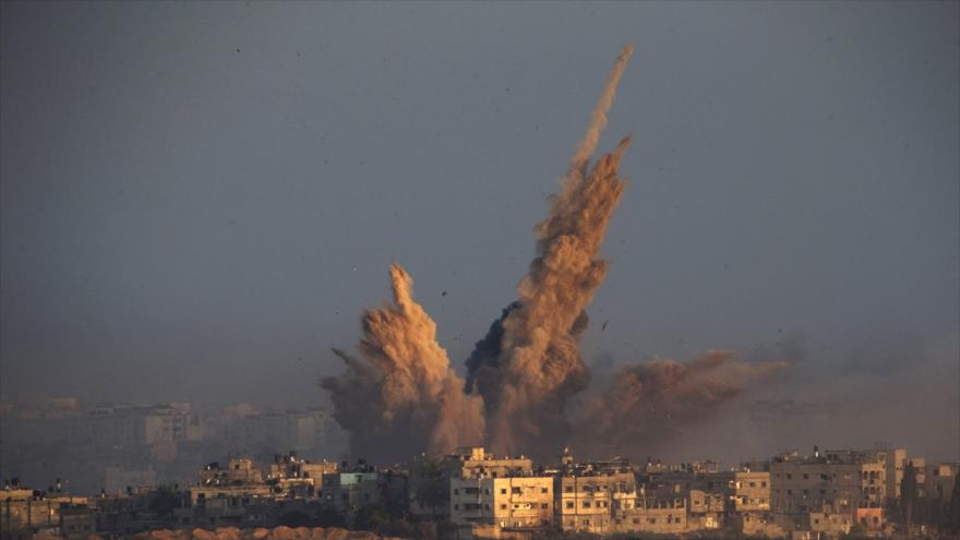 Una explosión en la Franja de Gaza debido a un bombardeo israelí.