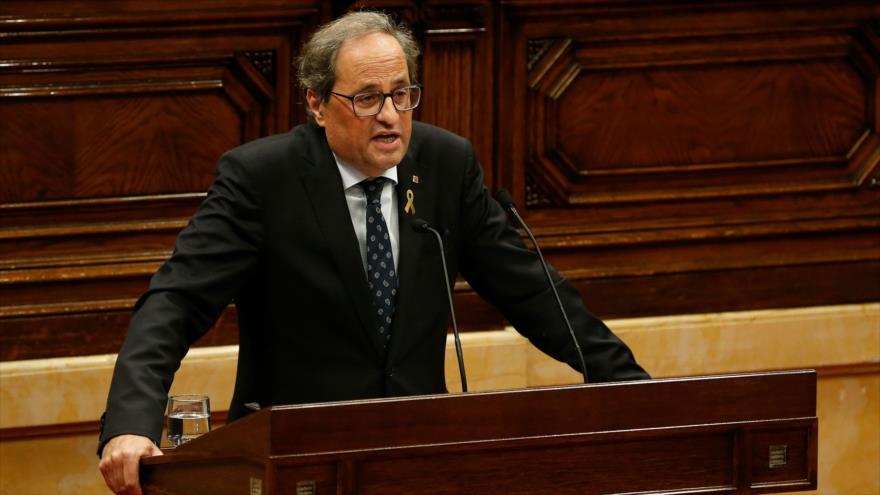 El presidente catalán, Quim Torra, habla en el Parlamento regional, Barcelona, 2 de octubre de 2018. (Foto: AFP)