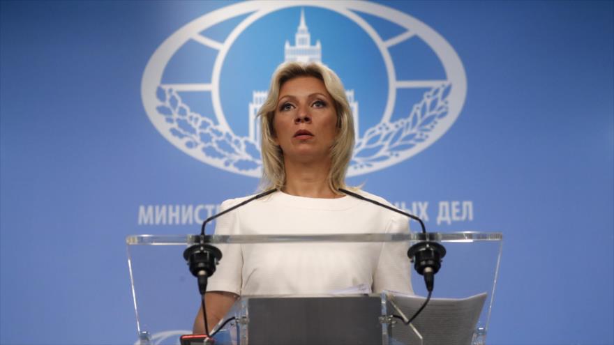 La portavoz de la Cancillería rusa, María Zajárova, ofrece una conferencia de prensa en Moscú, 3 de agosto de 2018.