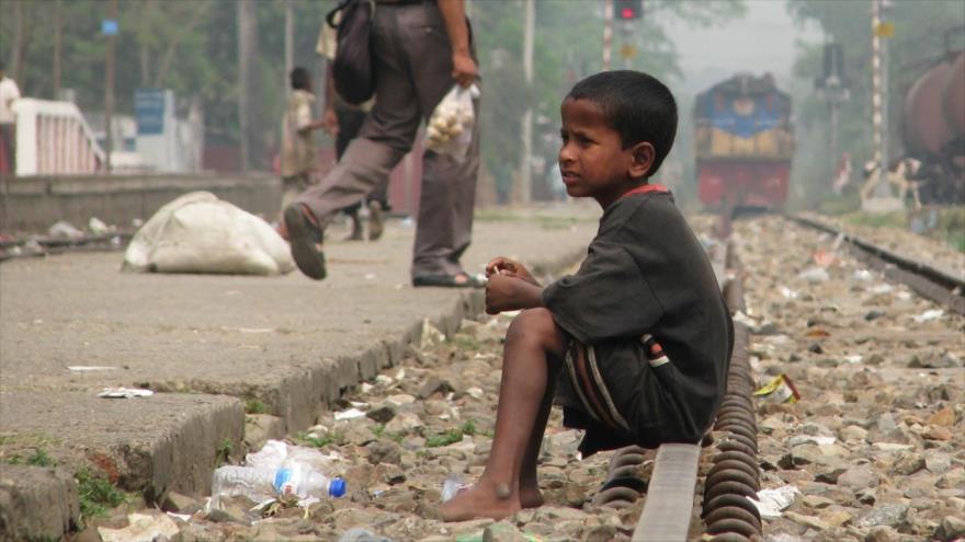 Unicef denuncia que unos 1,6 millones de niños argentinos no reciben ayuda del Gobierno.