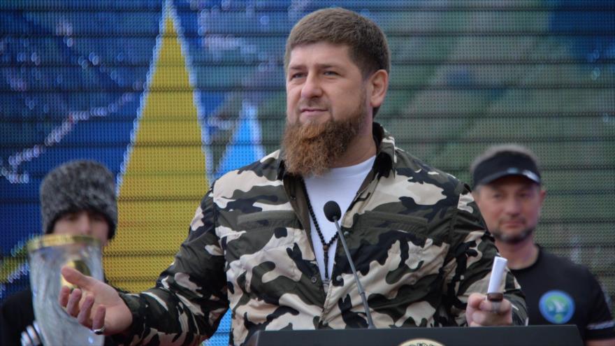 El líder de la república rusa de Chechenia, Ramzan Kadyrov, pronuncia un discurso.