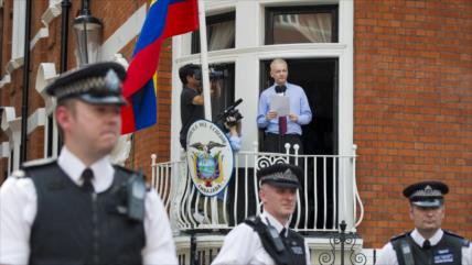 Assange dice que Ecuador busca violar asilo para entregarlo a EEUU