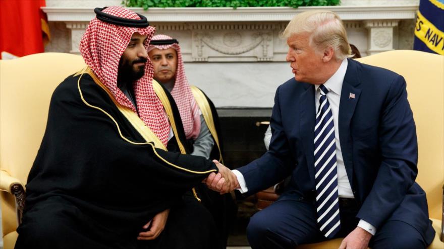 El presidente de EE.UU., Donald Trump (dcha.), y el príncipe heredero saudí, Muhamad bin Salman Al Saud, Washington, 20 de marzo de 2018. (Foto: AFP)