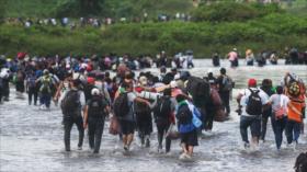 Chomsky: Caravana de migrantes huye de miserias creadas por EEUU