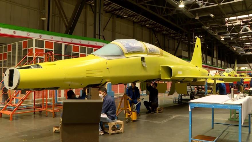 Caza iraní de cuarta generación pasa a la producción en masa