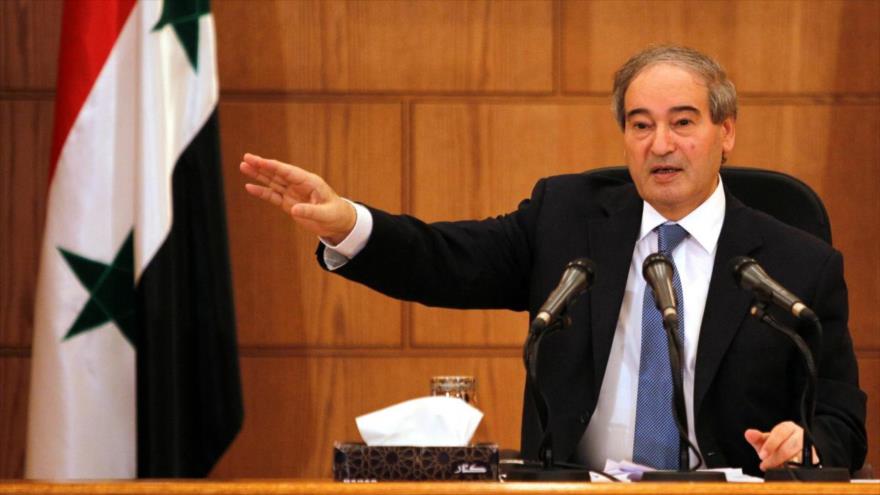 El vicecanciller de Siria, Faisal al-Miqdad, durante una rueda de prensa.