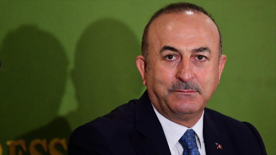 El ministro turco de Relaciones Exteriores, Mevlut Cavusoglu, en una rueda de prensa en Japón, 6 de noviembre de 2018. (Foto: AFP)