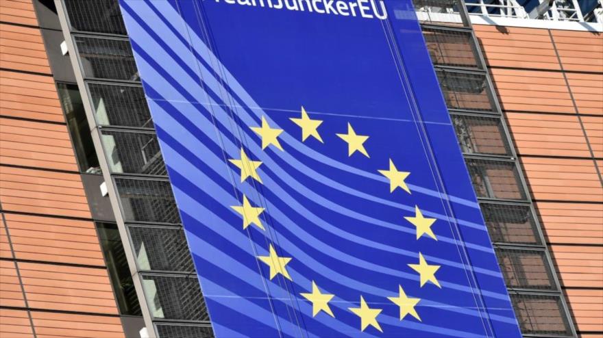 La bandera de la Unión Europea (UE) en la sede del Consejo Europeo en Bruselas, 23 de febrero de 2018. (Foto: AFP)