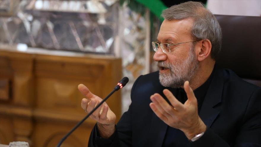 El presidente del Parlamento iraní, Ali Lariyani, habla en un acto oficial en Teherán, la capital persa, 6 de noviembre de 2018.