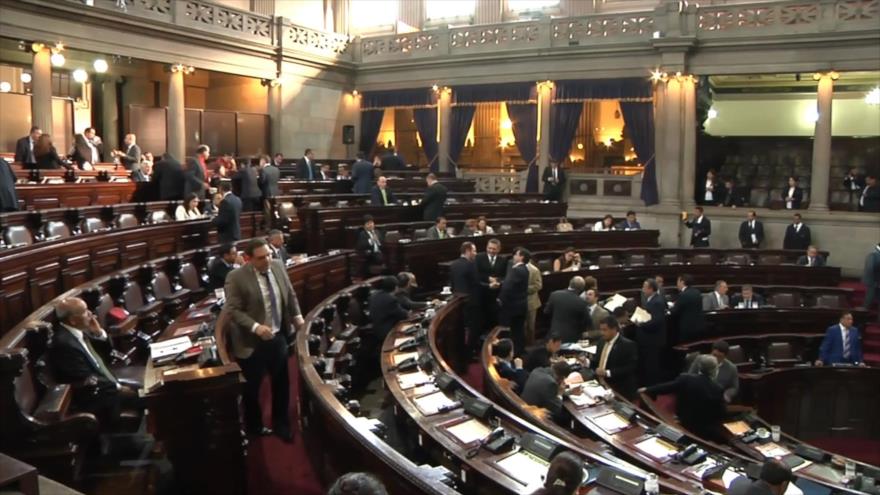 Diputados guatemaltecos amenazan con prisión a sus criticos