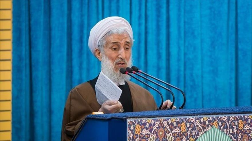 El hoyatolislam Kazem Sediqi ofrece su sermón del rezo colectivo del viernes en Teherán, capital de Irán, 9 de noviembre de 2018. (Foto: Tasnim)