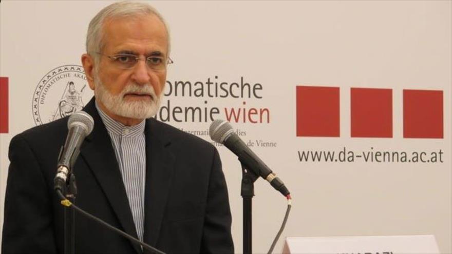 El presidente del Consejo Estratégico de Relaciones Exteriores de Irán, Seyed Kamal Jarazi, en un foro europeo en Viena (Austria), 10 de noviembre de 2018.