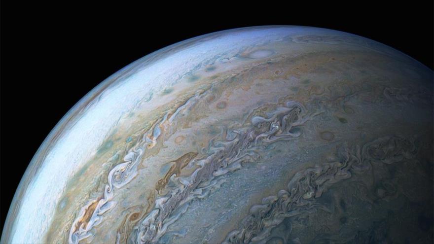 Fotos: La NASA capta un delfín cósmico en las nubes de Júpiter | HISPANTV