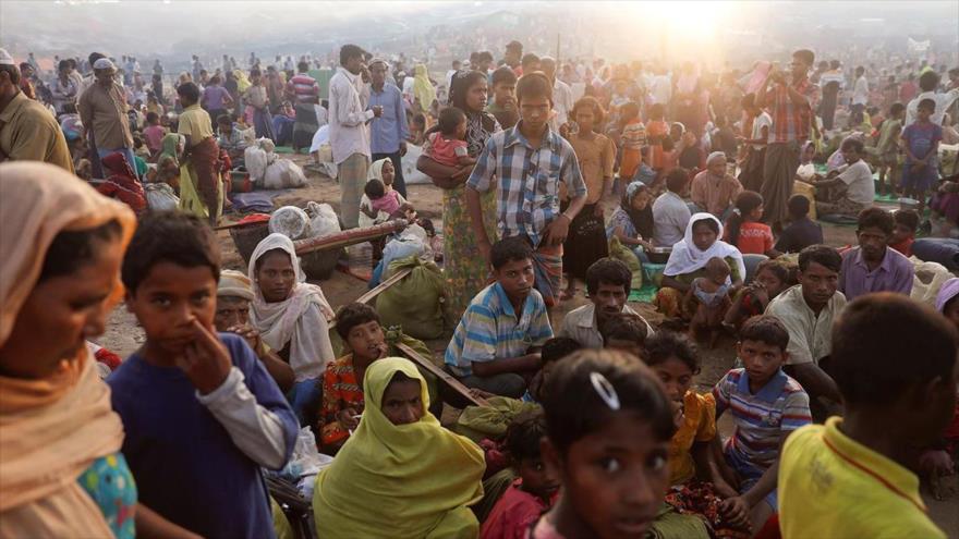 Refugiados rohingyas que han huido a Bangladés de la represión militar birmana.