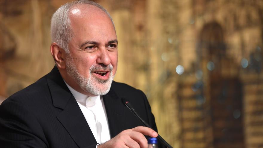 El canciller iraní, Mohamad Yavad Zarif, en una rueda de prensa celebrada en Estambul, 30 de octubre de 2018. (Foto: AFP)