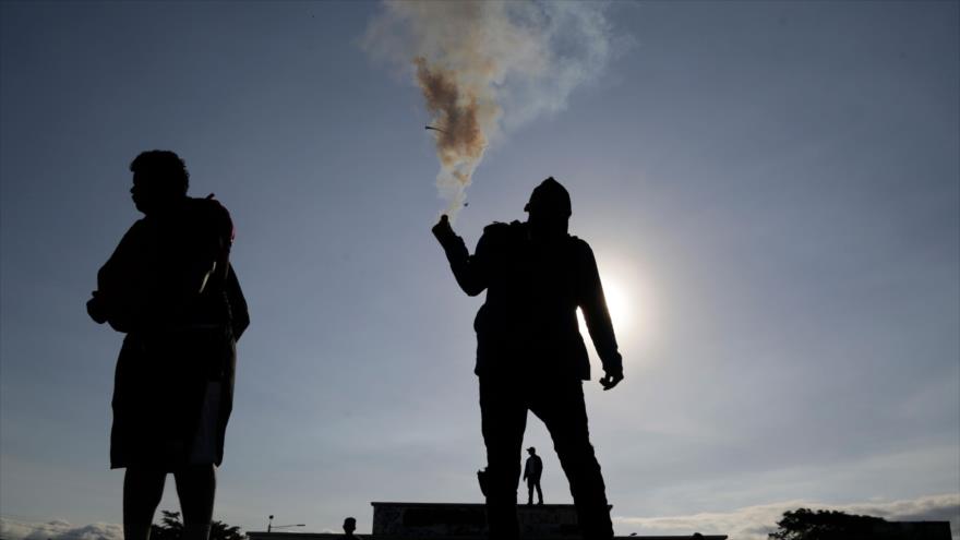 Un nicaragüense sostiene un mortero de fabricación casera en la mano en Managua, capital, 10 de octubre de 2018. (Foto: AFP)