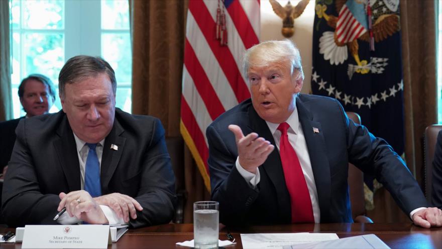 El presidente de EE.UU., Donald Trump, y su secretario de Estado, Mike Pompeo, en Washington, 16 de agosto de 2018. (Foto: AFP)