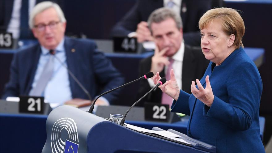 La canciller de Alemania, Angela Merkel, habla ante el Parlamento Europeo (PE) en Estrasburgo, este de Francia, 13 de noviembre de 2018. (Foto: AFP)