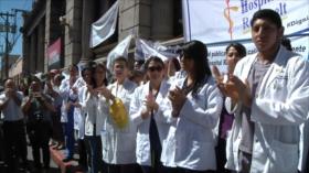 Médicos de Guatemala protestan por bajos salarios