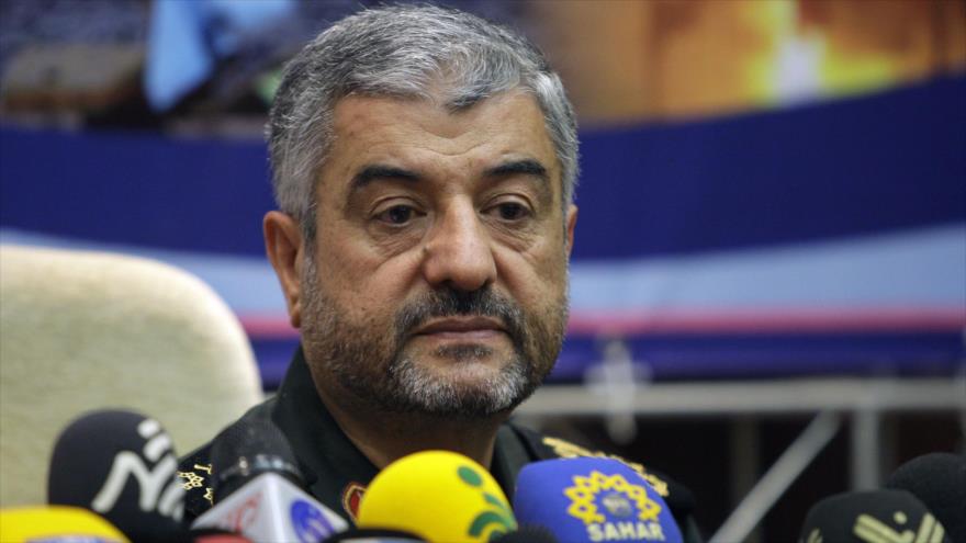 El comandante en jefe del Cuerpo de Guardianes de la Revolución Islámica (CGRI), Mohamad Ali Yafari, en una rueda de prensa.