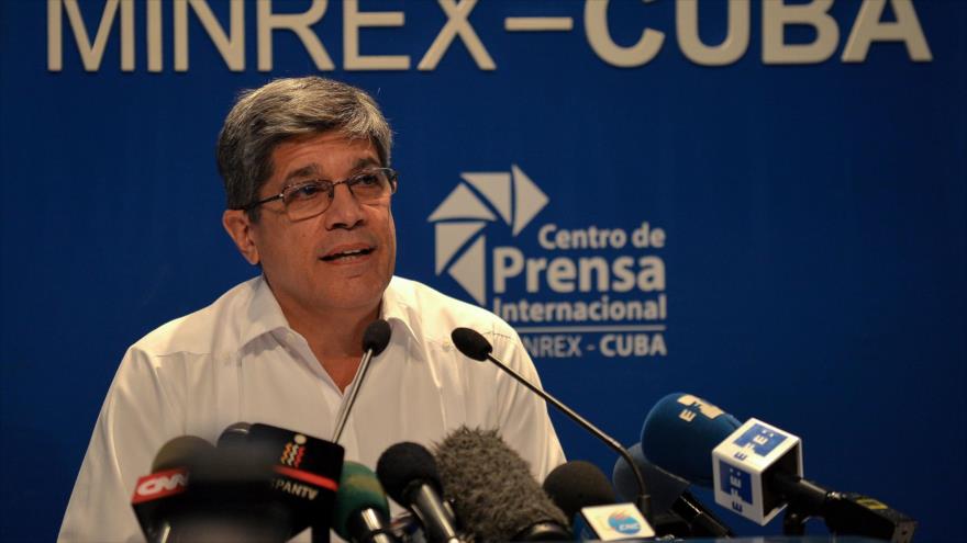 Carlos Fernández de Cossío, Director general para EE.UU. de la Cancillería de Cuba, habla con la prensa en La Habana, 2 de noviembre de 2018. (Foto: AFP)