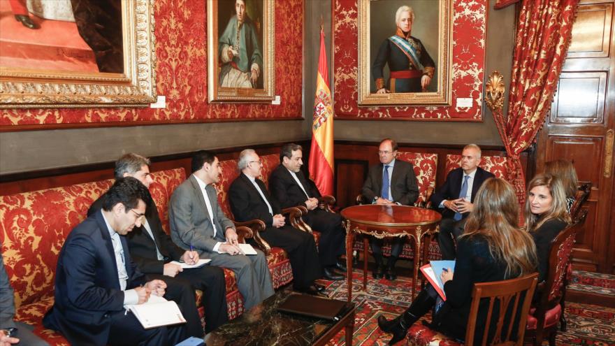 El vicecanciller iraní, Seyed Abás Araqchi, se reúne con el presidente del Senado de España, Pío García-Escudero, Madrid, 16 de noviembre de 2018.