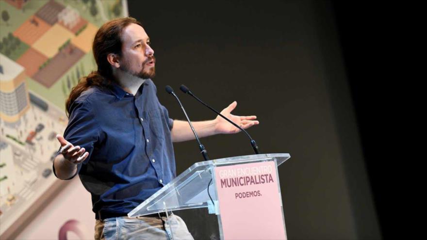 El secretario general de Podemos, Pablo Iglesias, habla en un acto oficial de su formación en Madrid, la capital española. 