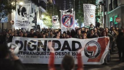 Cientos de españoles protestan contra el fascismo en Madrid