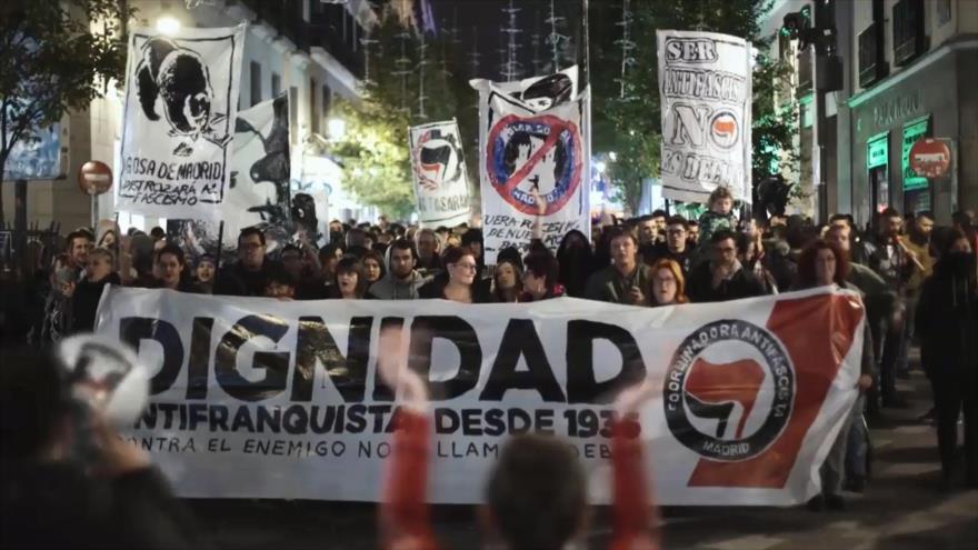 Cientos de españoles protestan contra el fascismo en Madrid