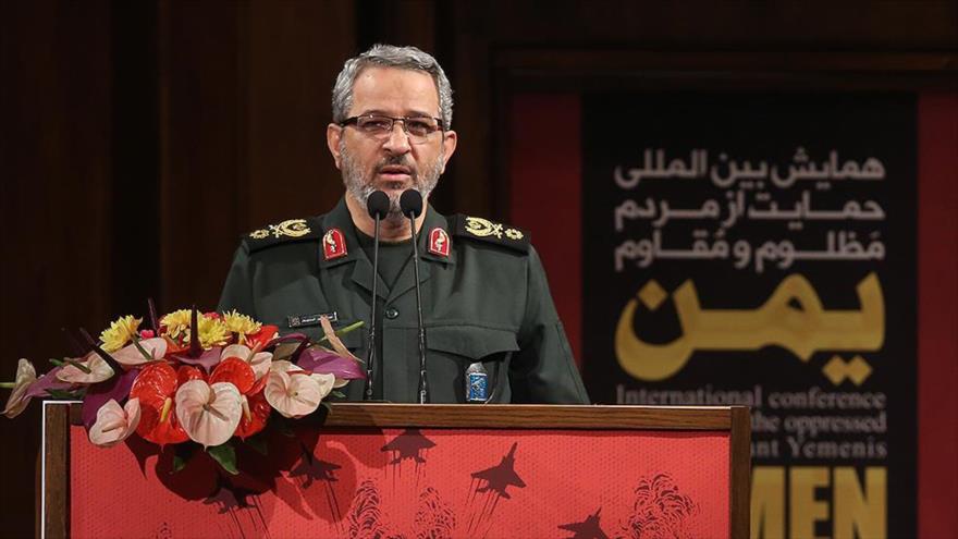 El comandante de Basich, general de brigada Qolam Hosein Qeibparvar, en una conferencia sobre Yemen, Teherán, 22 de noviembre de 2018. (Foto: yjc.ir) 