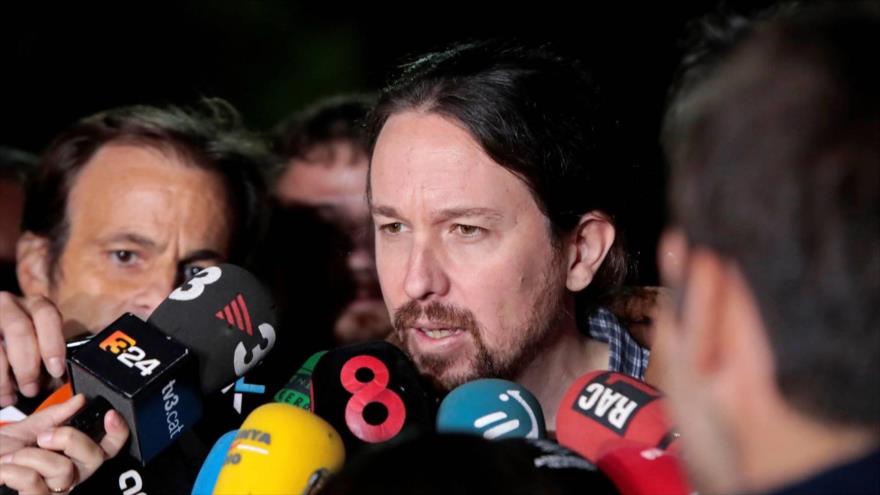 El líder del partido Podemos, Pablo Iglesias, habla con la prensa, Cataluña, 19 de octubre de 2018. 