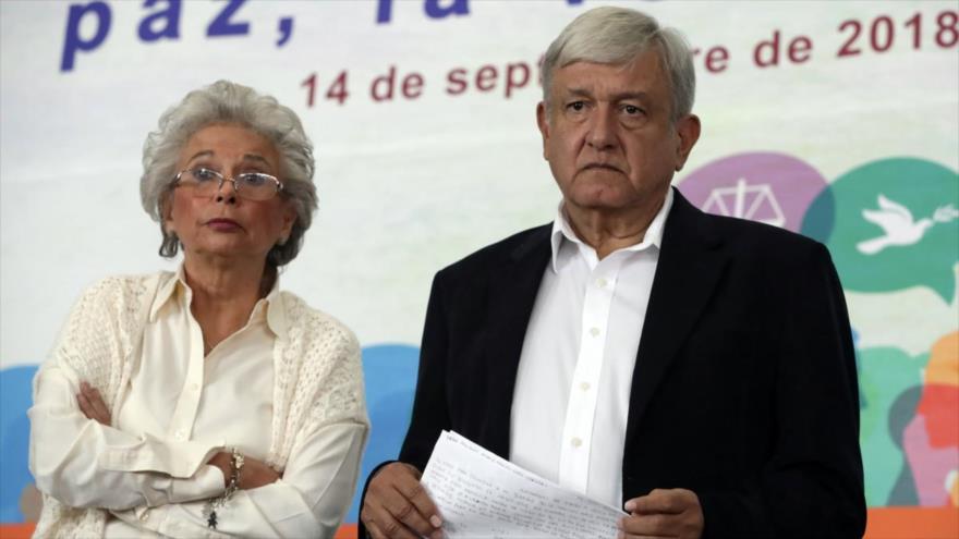 La futura secretaría de Gobernación mexicana, Olga Sánchez Cordero, y el presidente electo Andrés Manuel López Obrador, 14 de septiembre de 2018.