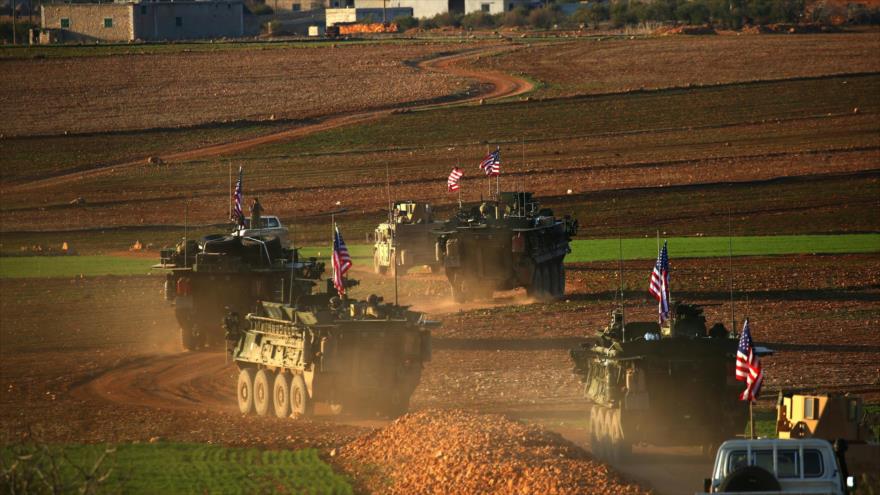 Un convoy militar de EE.UU. en la ciudad de Manbiy, 7 de marzo de 2018. (Foto: AFP)
