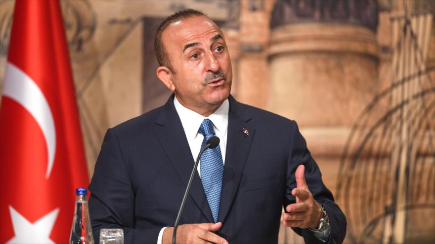 El canciller turco, Mevlut Cavusoglu, ofrece una rueda de prensa, Estambul, 30 de octubre de 2018. (Foto: AFP)