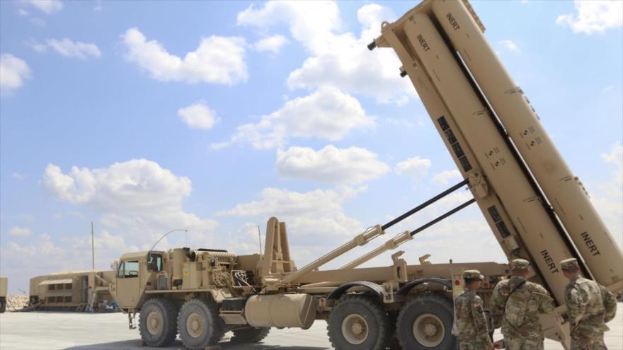 Soldados estadounidenses junto a un escudo antimisiles THAAD (sistema de Defensa Terminal de Área a Gran Altitud). (Foto: army.mil)