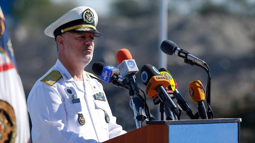 El comandante de la Fuerza Naval del Ejército iraní, Hosein Janzadi, en una ceremonia en Bandar Abás, 29 de noviembre de 2018. (Foto: FARS)