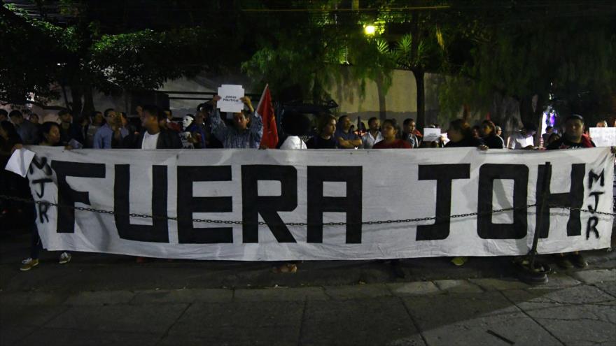 Manifestantes exigen la renuncia del presidente Juan Orlando Hernández, en Tegucigalpa, capital de Honduras, 30 de noviembre de 2018. (Foto:AFP)