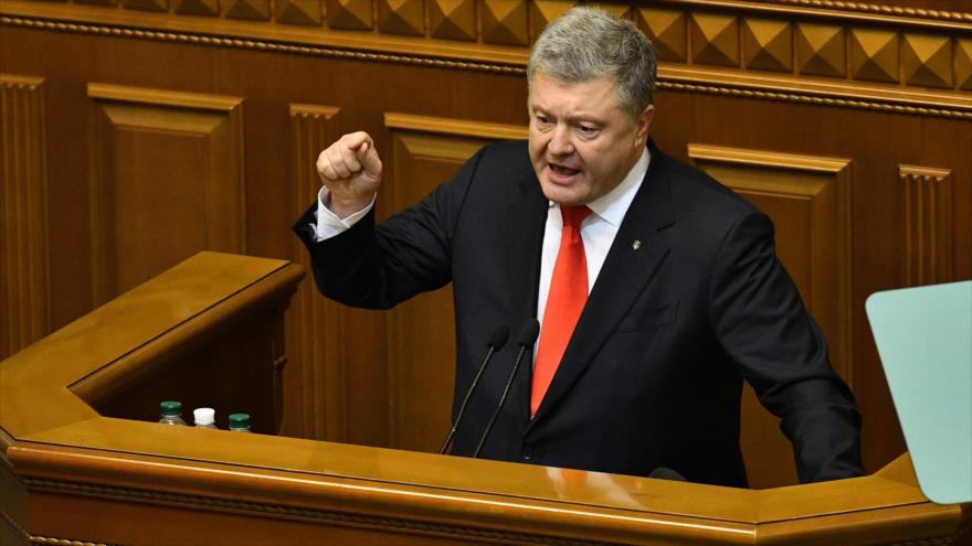 El presidente de Ucrania, Petro Poroshenko, habla durante una sesión de la Rada Suprema o Parlamento ucraniano, 26 de noviembre de 2018. (Foto: AFP) 