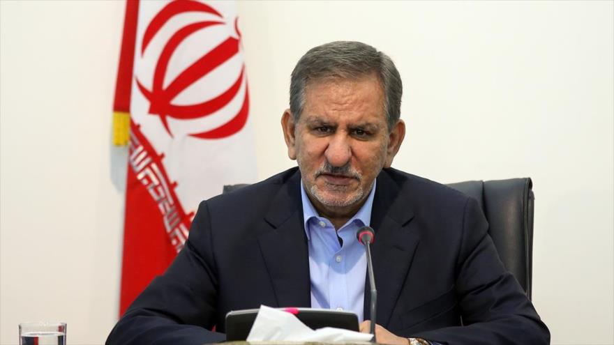 El vicepresidente primero de Irán, Eshaq Yahanguiri, en una reunión en Teherán, capital persa.