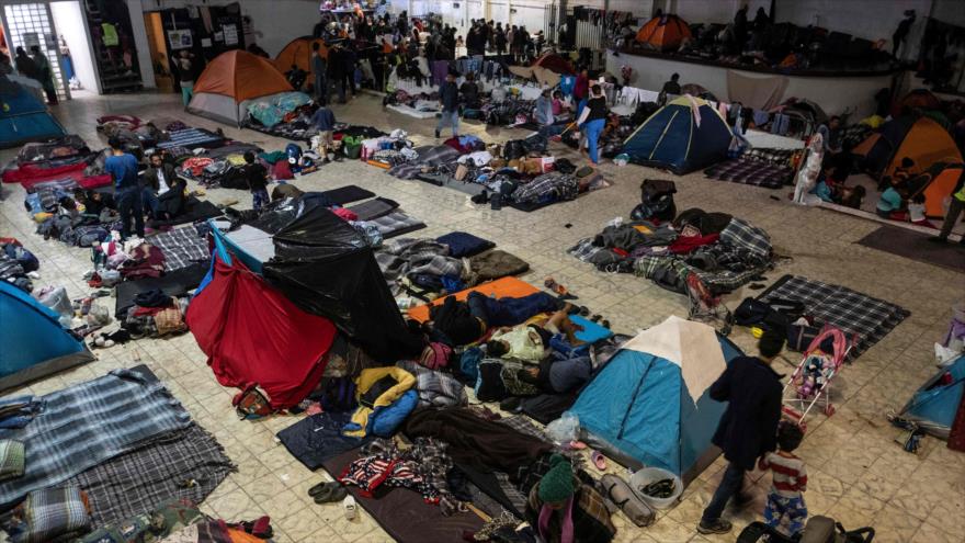 Los migrantes centroamericanos en un refugio temporal en Tijuana, sita en el estado de Baja California, México, 6 de diciembre de 2018. (Foto: AFP)