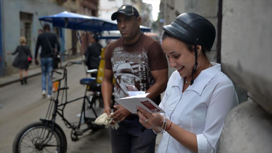 Vídeo: Pese al bloqueo de EEUU, Cuba comercializa Internet móvil