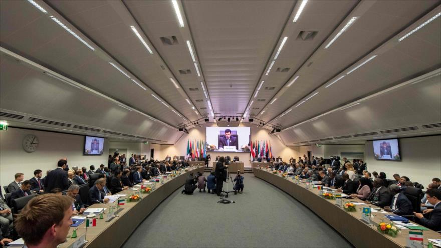 OPEP desafía a Trump: acuerda reducir su producción de crudo	