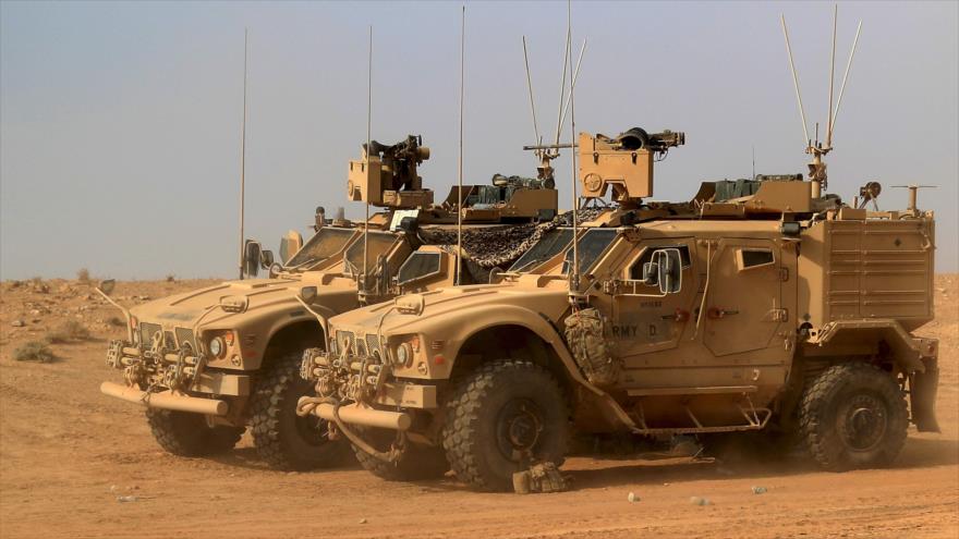 Vehículos de las fuerzas respaldadas por EE.UU. cerca de la provincia de Deir Ezzor, en la frontera entre Siria e Irak, 13 de septiembre de 2018. (Foto: AFP)
