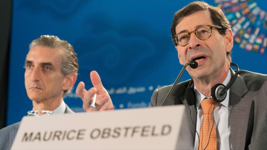 Maurice Obstfeld, economista jefe del Fondo Monetario Internacional (FMI), en una rueda de prensa en Indonesia, 9 de octubre de 2018. (Foto: AFP)