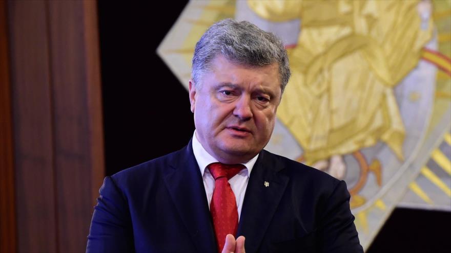 El presidente de Ucrania, Petro Poroshenko, habla con la prensa después de una reunión en Estambul (Turquía), 3 de noviembre de 2018. (Foto: AFP)